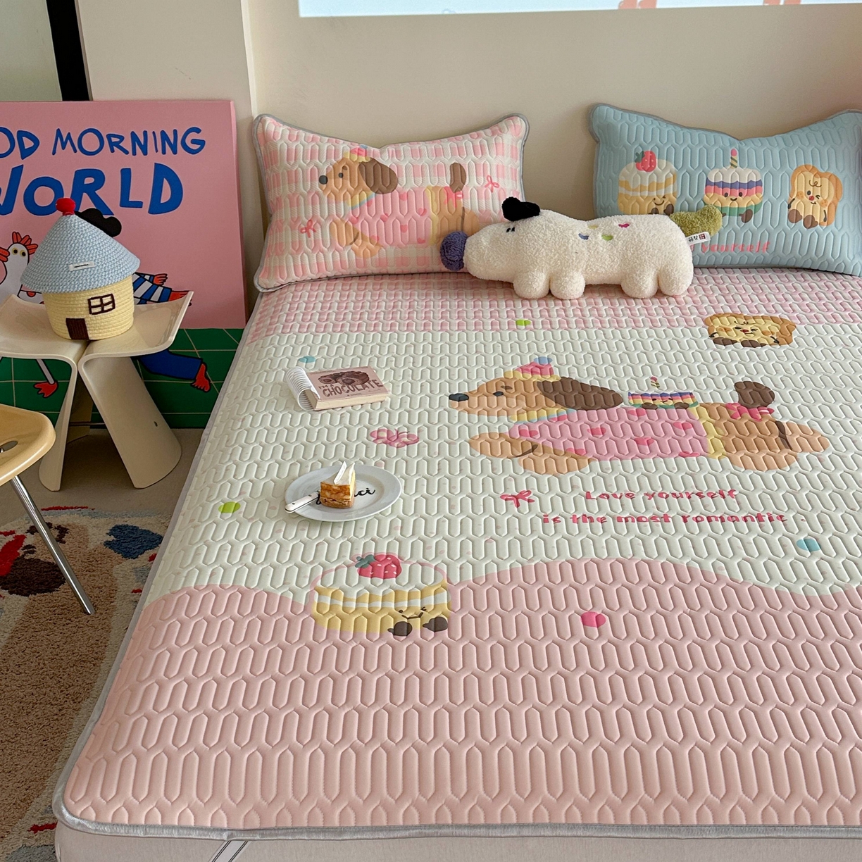 91家纺网 家纺一手货源 找家纺 美乐迪家纺2025新款凉感丝乳胶凉席夏被夏凉被空调被 蛋糕腊肠狗