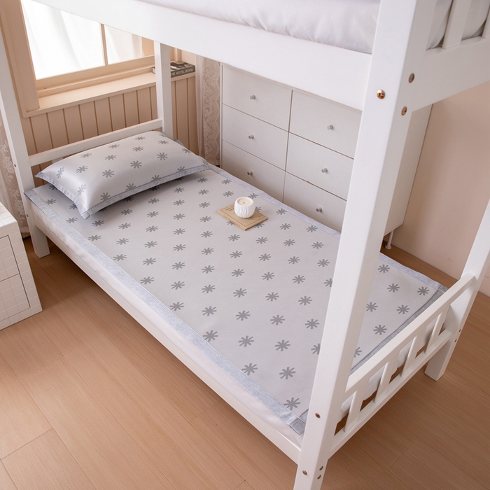 91家纺网 家纺一手货源 找家纺 凌云 2025新款学生宿舍提花凉感冰丝席 雪漾-灰