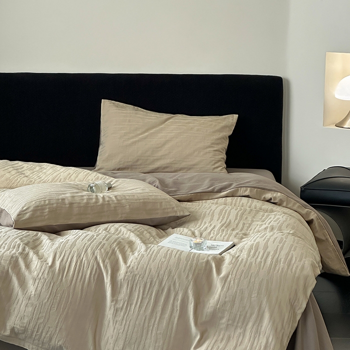 91家纺网 家纺一手货源 找家纺 梦享生活家居 2025新款色织三层提花人字纹面料四件套-青春系列 恋青春浅棕