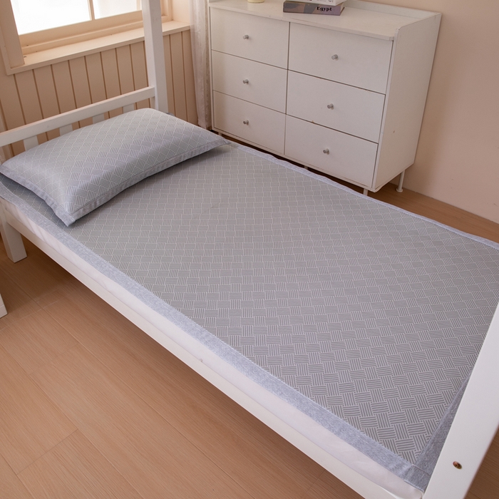 91家纺网 家纺一手货源 找家纺 凌云 2025新款学生宿舍提花凉感冰丝席 菱格-灰