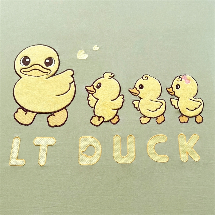 91家纺网 家纺一手货源 找家纺 梦舒羽 2025新款贴布绣针织棉双层纱枕套 旅行鸭-豆绿