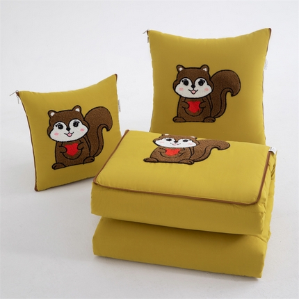 91家纺网 家纺一手货源 找家纺 （总）宝马家纺（原梦童画）2025新款四季款磨毛毛巾绣小松鼠抱枕被