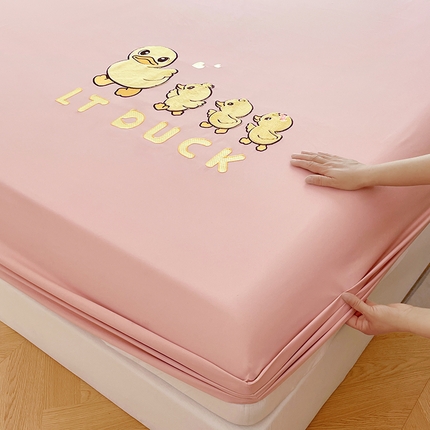 91家纺网 家纺一手货源 找家纺 梦舒羽 2025新款针织棉双层纱床笠-小黄鸭 旅行鸭-浅粉