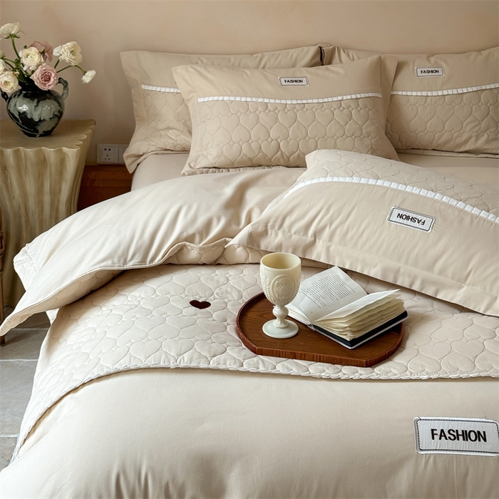 91家纺网 家纺一手货源 找家纺 宏羽纺 2025新款全棉绗缝加厚磨毛四件套 可可奶棕