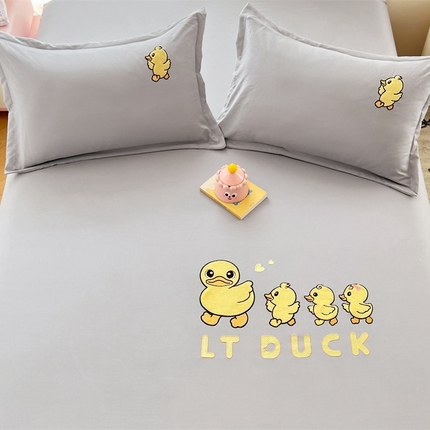 91家纺网 家纺一手货源 找家纺 梦舒羽 2025新款贴布绣针织棉双层纱枕套 旅行鸭-浅灰