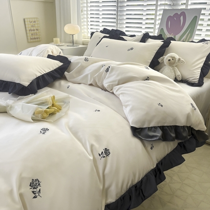 91家纺网 家纺一手货源 找家纺 （总）老K (原美阁） 2025新款夏季赫本风水洗真丝四件套 花边韩版公主风冰丝四件套