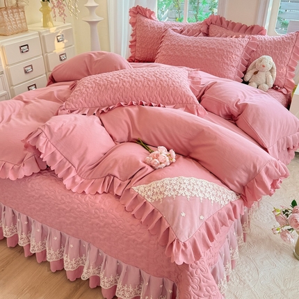 91家纺网 家纺一手货源 找家纺 （总）九诺家纺 2025新款花夕云朵棉蕾丝花边床盖四件套