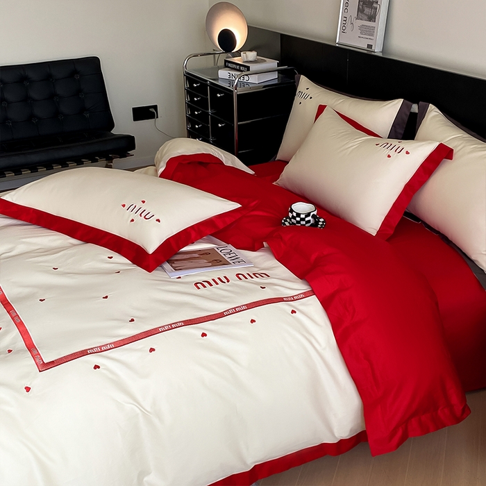 91家纺网 家纺一手货源 找家纺 理想家家纺 2025新款水洗真丝缪缪云朵棉四件套 缪缪-红