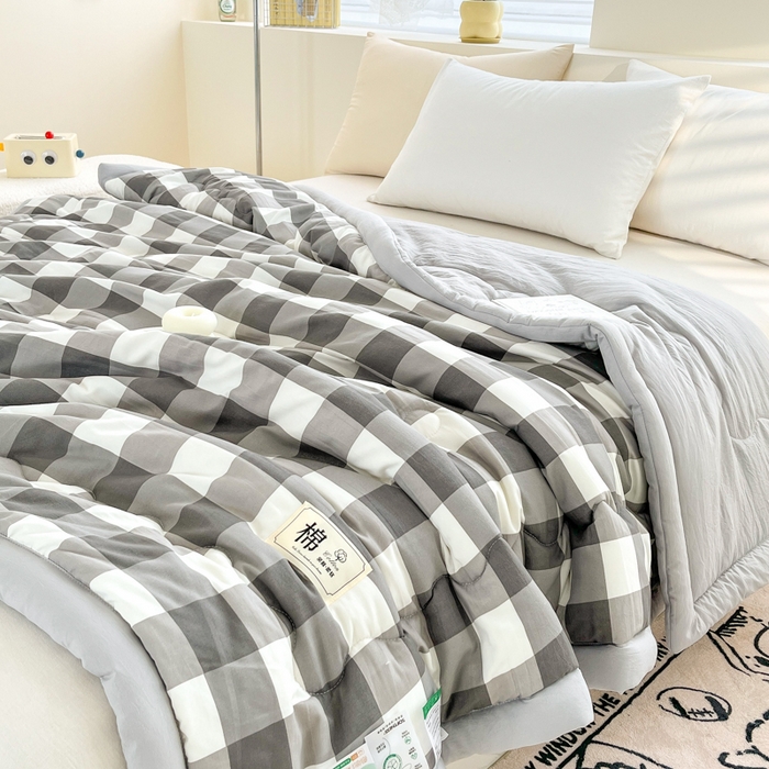 91家纺网 家纺一手货源 找家纺 爱宝被业 2025新款A类无印风针织棉新疆棉花夏被 密语