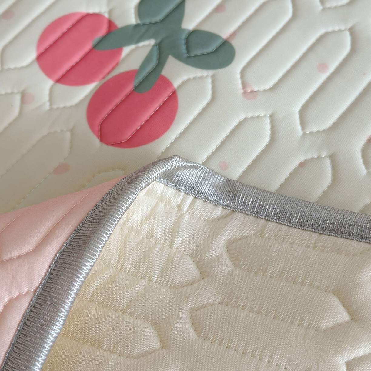 91家纺网 家纺一手货源 找家纺 美乐迪家纺2025新款凉感丝乳胶凉席夏被夏凉被空调被 蛋糕腊肠狗