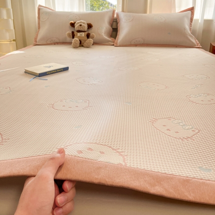 91家纺网 家纺一手货源 找家纺 雅居纺家纺 2025春夏新款A类加厚三明治底提花凉感席床席款 蝴蝶结猫咪