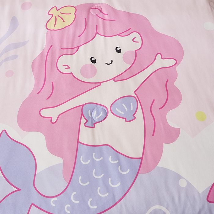 91家纺网 家纺一手货源 找家纺 荷马之梦 2025新款卡通数码印花大版针织棉儿童夏被-绵绵系列 小美人鱼