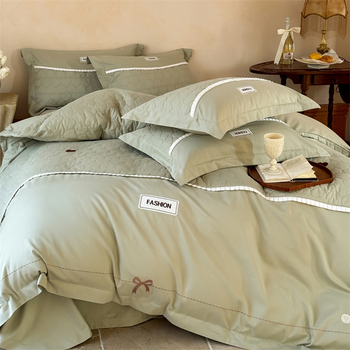 91家纺网 家纺一手货源 找家纺 红番天家居馆 2025新款浪漫桃心-全棉绗缝磨毛四件套 抹茶绿