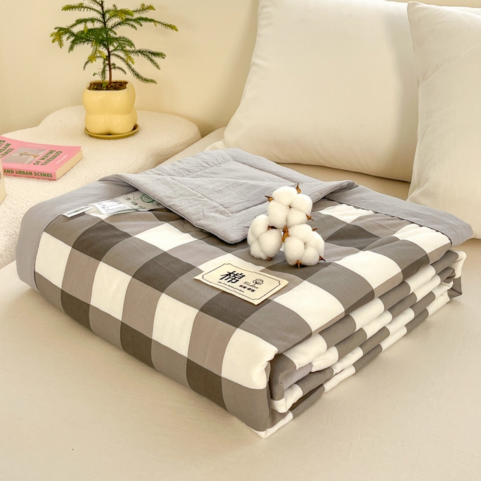 91家纺网 家纺一手货源 找家纺 爱宝被业 2025新款A类无印风针织棉新疆棉花夏被 密语