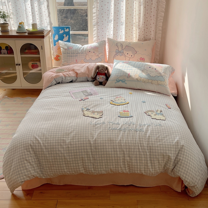 91家纺网 家纺一手货源 找家纺 慕澄家纺 2025新款毛巾绣小清新四件套 猫咪聚会