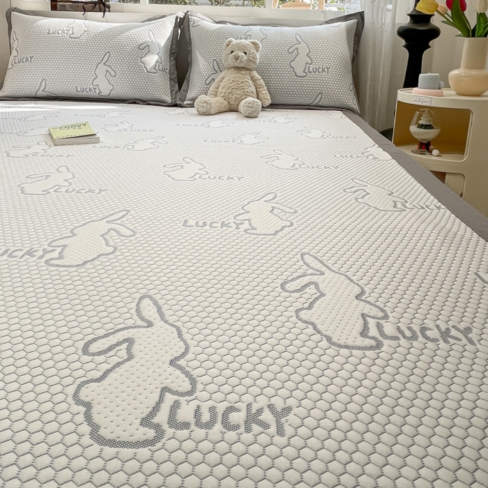 91家纺网 家纺一手货源 找家纺 雅居纺家纺 2025春夏新款A类加厚三明治底提花凉感席床席款 小兔子-蓝