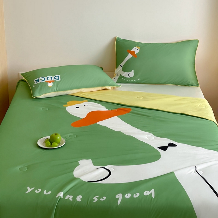 91家纺网 家纺一手货源 找家纺 大彩家居 2025新款凉感丝大版数码印花夏凉被 快乐鸭