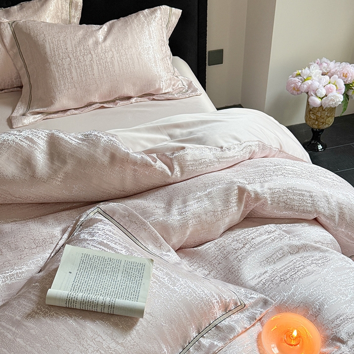 91家纺网 家纺一手货源 找家纺 （总）优悦生活馆 2025新款冰丝亮丝提花四件套-白月光