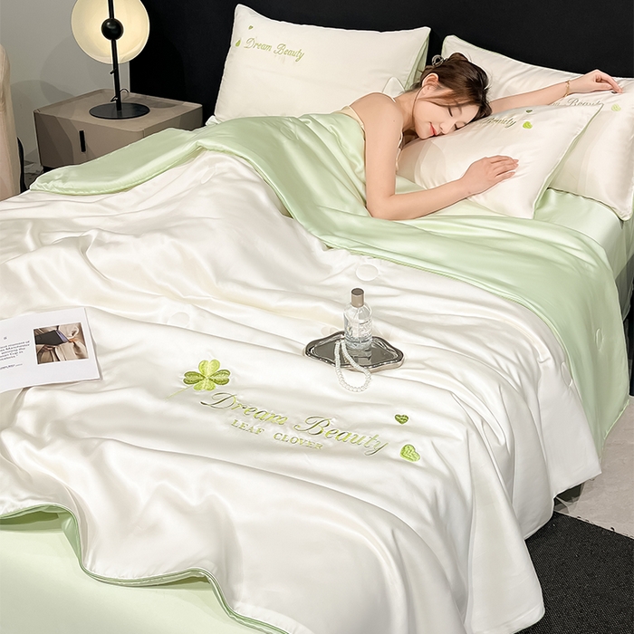 91家纺网 家纺一手货源 找家纺 如一 2025新款水洗冰丝麻绳夏被四件套-四叶草 四叶草-奶白绿