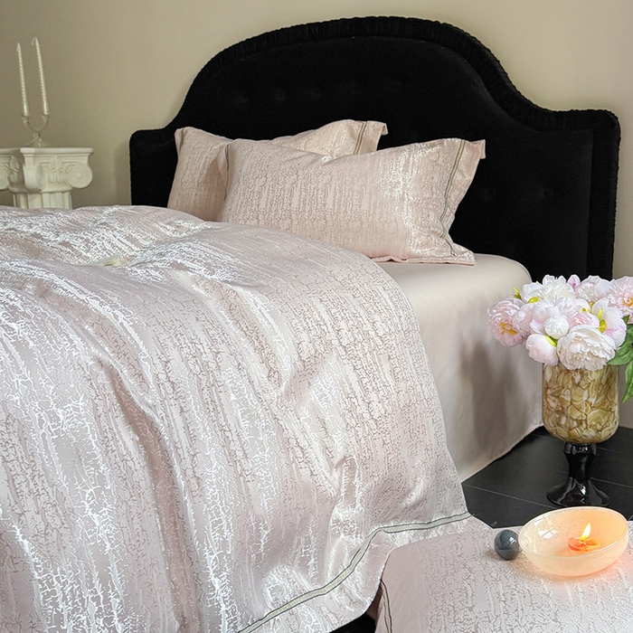 91家纺网 家纺一手货源 找家纺 （总）优悦生活馆 2025新款冰丝亮丝提花四件套-白月光