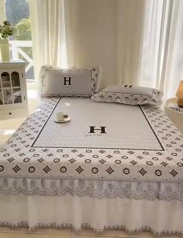 91家纺网 家纺一手货源 找家纺 麋兔 2025新款冰丝床裙乳胶凉席席子 大H