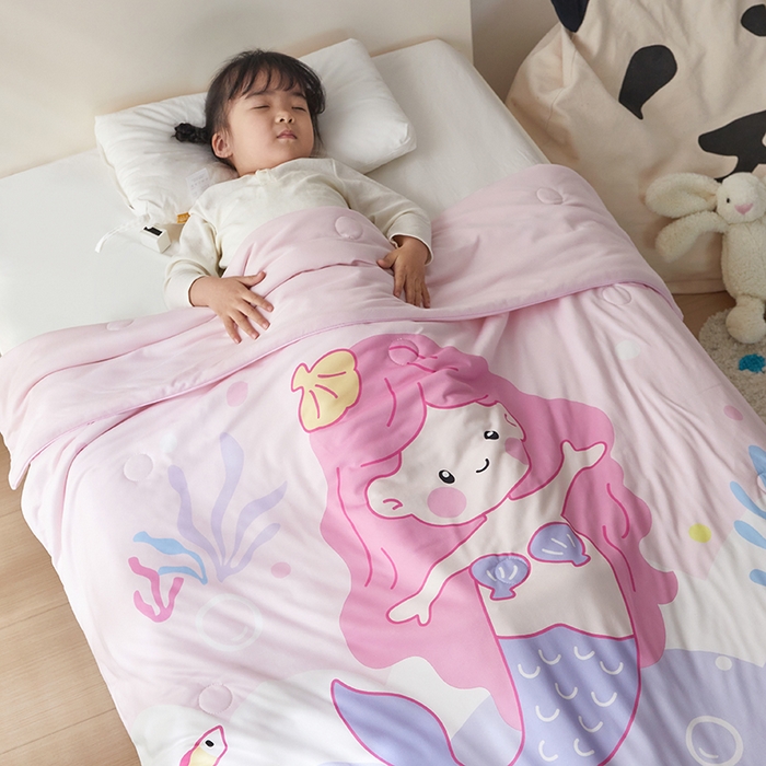 91家纺网 家纺一手货源 找家纺 荷马之梦 2025新款卡通数码印花大版针织棉儿童夏被-绵绵系列 小美人鱼