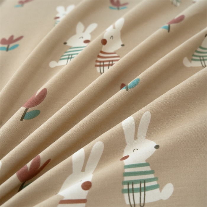 91家纺网 家纺一手货源 找家纺 花西夫人2025新款13372纯棉印花全棉四件套床单床笠款波波兔