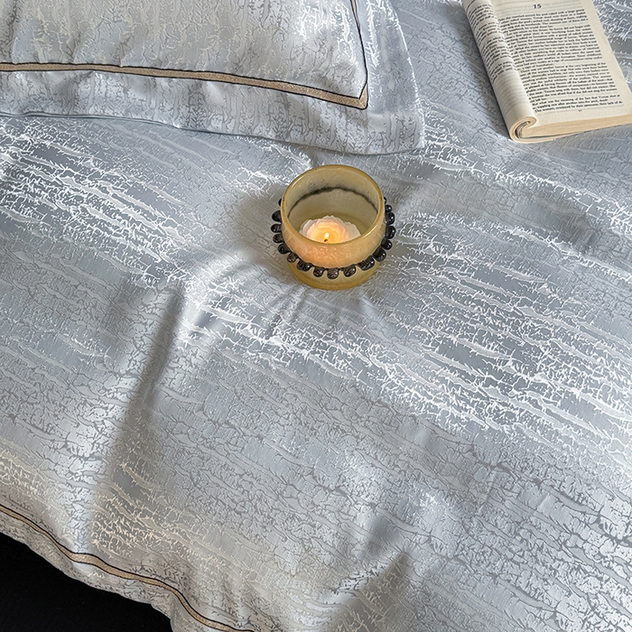 91家纺网 家纺一手货源 找家纺 优悦生活馆 2025新款冰丝亮丝提花四件套-白月光 水波蓝