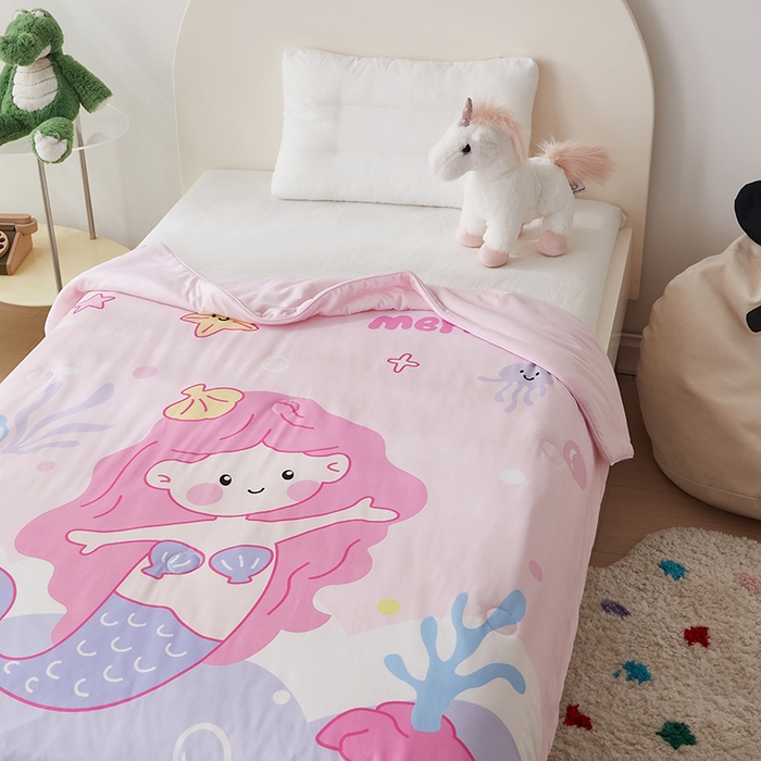 91家纺网 家纺一手货源 找家纺 荷马之梦 2025新款卡通数码印花大版针织棉儿童夏被-绵绵系列 小美人鱼