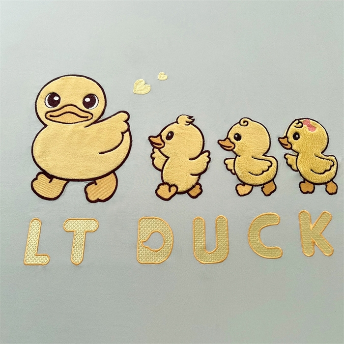 91家纺网 家纺一手货源 找家纺 梦舒羽 2025新款贴布绣针织棉双层纱枕套 旅行鸭-浅清绿