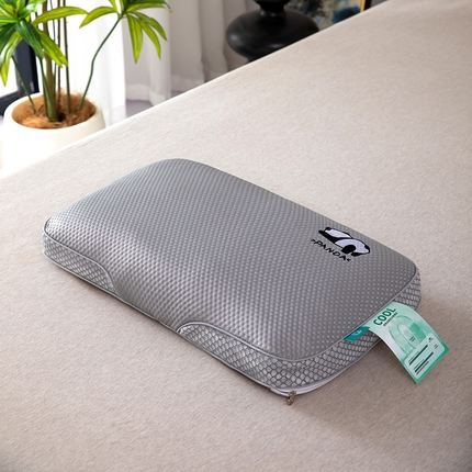 91家纺网 家纺一手货源 找家纺 2025新款凉感熊猫荞麦枕 枕头枕芯 时尚灰