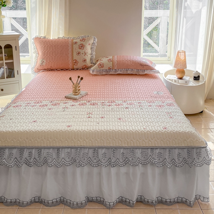 91家纺网 家纺一手货源 找家纺 麋兔 2025新款冰丝床裙乳胶凉席席子 桃花韵