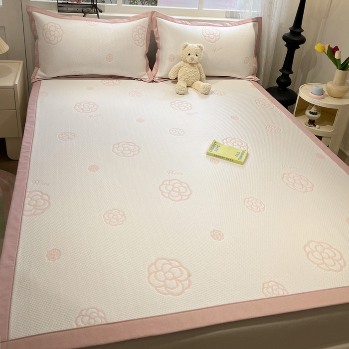 91家纺网 家纺一手货源 找家纺 雅居纺家纺 2025春夏新款A类加厚三明治底提花凉感席床席款 山茶花