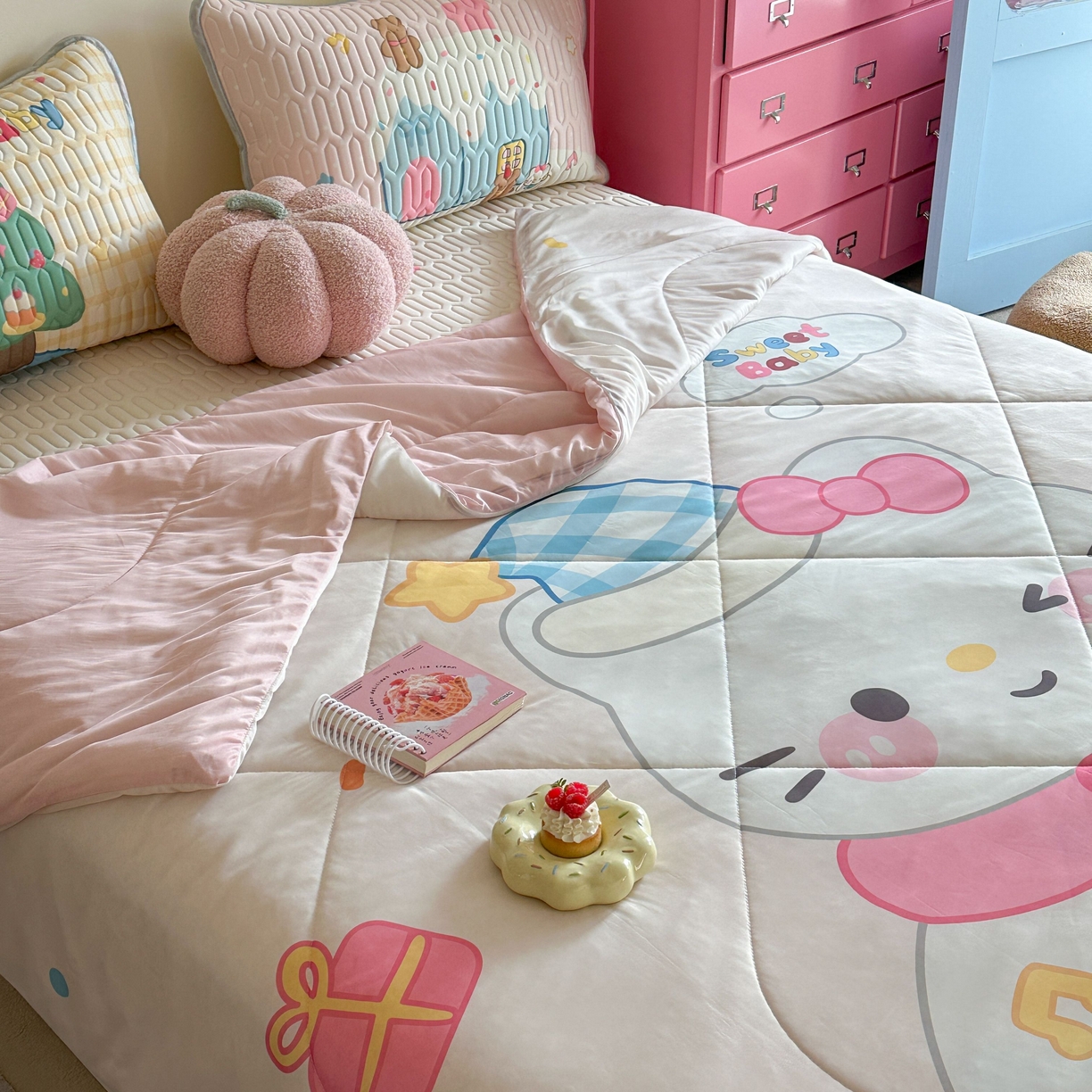 91家纺网 家纺一手货源 找家纺 美乐迪家纺2025新款凉感丝乳胶凉席夏被夏凉被空调被 派对小猫