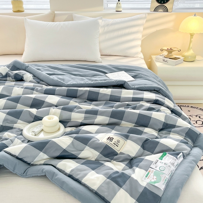 91家纺网 家纺一手货源 找家纺 爱宝被业 2025新款A类无印风针织棉新疆棉花夏被 云舒