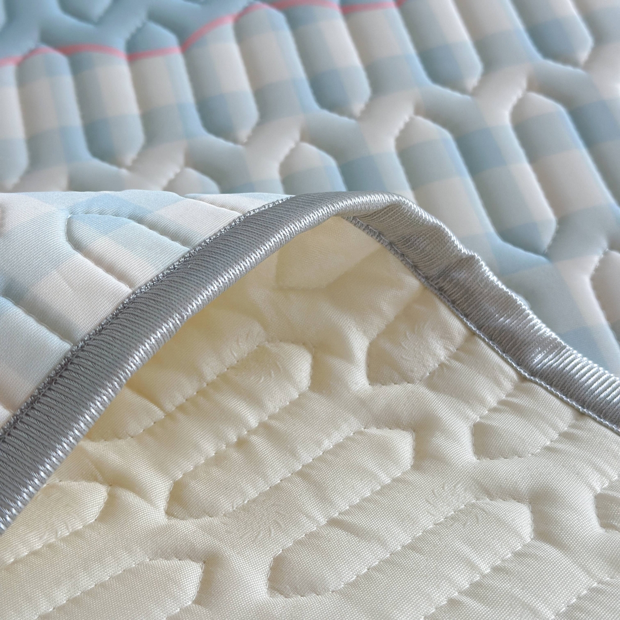 91家纺网 家纺一手货源 找家纺 美乐迪家纺2025新款凉感丝乳胶凉席夏被夏凉被空调被 甜蜜蛋糕