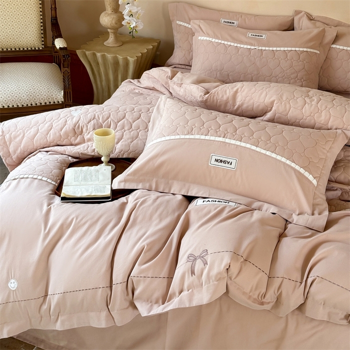 91家纺网 家纺一手货源 找家纺 宏羽纺 2025新款全棉绗缝加厚磨毛四件套 奶咖