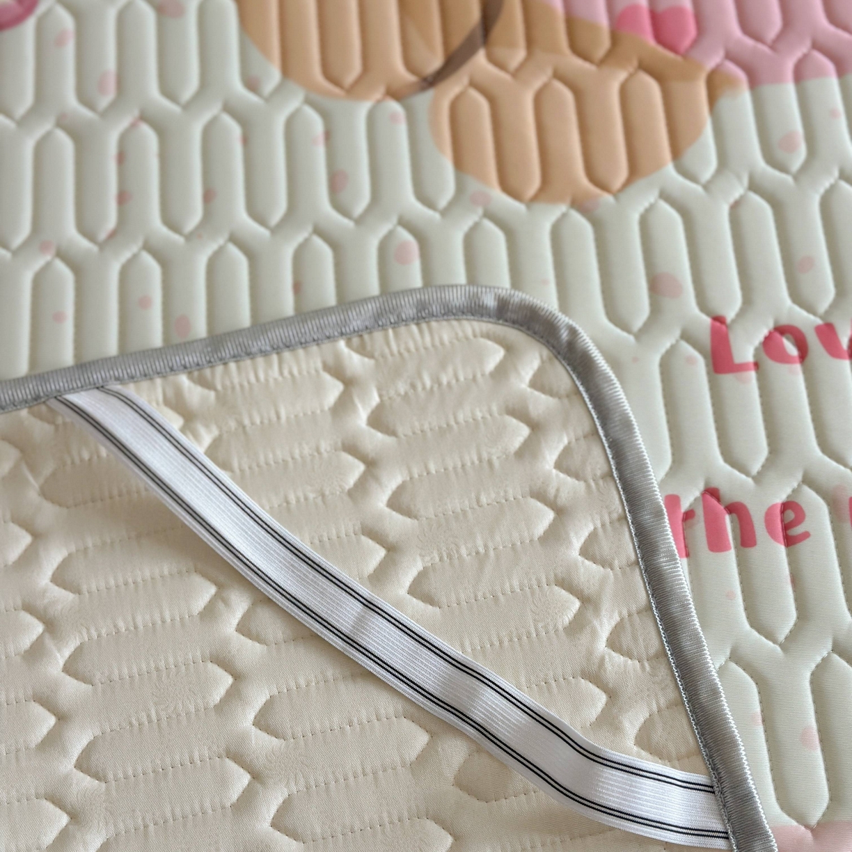 91家纺网 家纺一手货源 找家纺 美乐迪家纺2025新款凉感丝乳胶凉席夏被夏凉被空调被 蛋糕腊肠狗