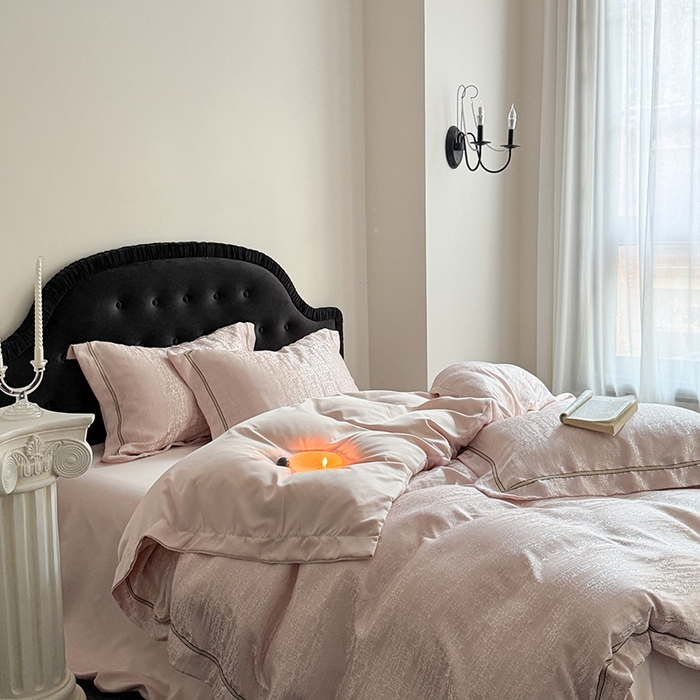 91家纺网 家纺一手货源 找家纺 （总）优悦生活馆 2025新款冰丝亮丝提花四件套-白月光