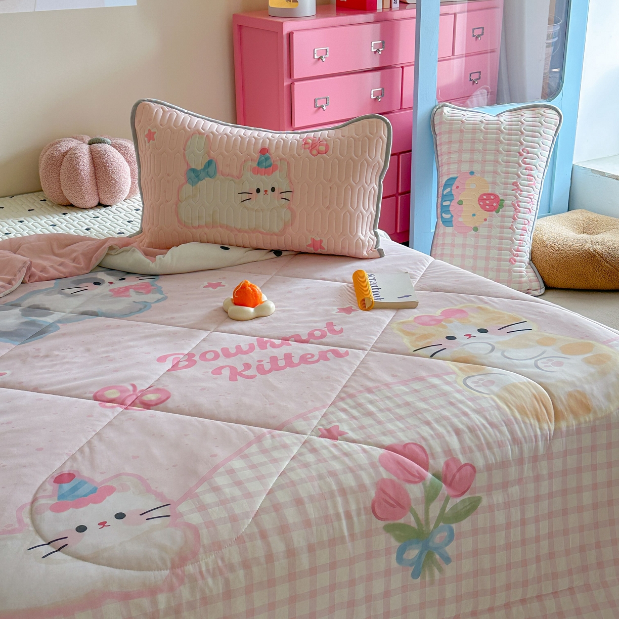 91家纺网 家纺一手货源 找家纺 美乐迪家纺2025新款凉感丝乳胶凉席夏被夏凉被空调被 猫咪聚会