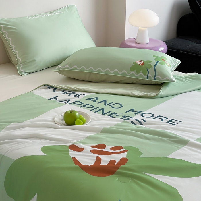 91家纺网 家纺一手货源 找家纺 大彩家居 2025新款凉感丝大版数码印花夏凉被 荷韵-绿