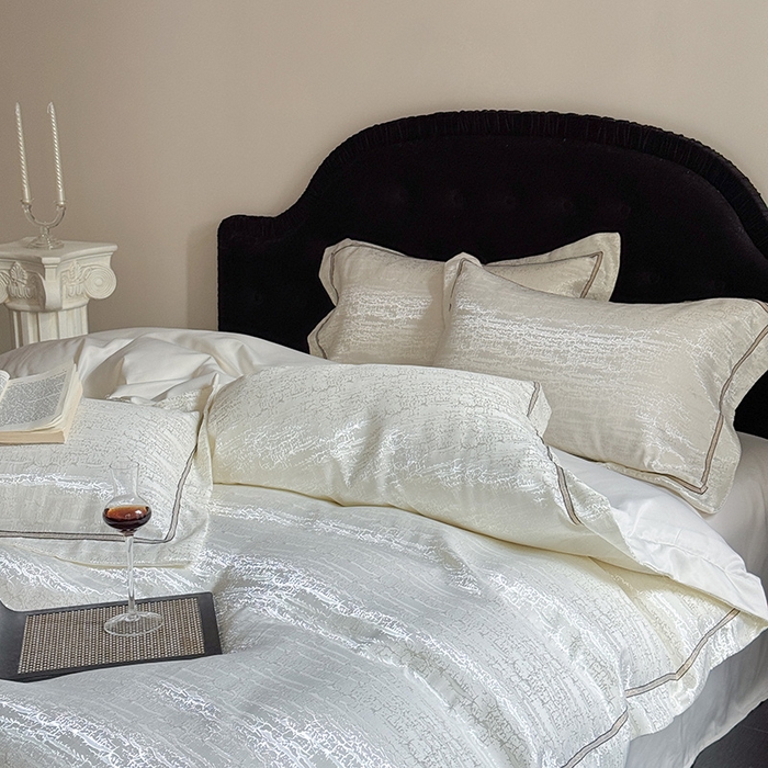 91家纺网 家纺一手货源 找家纺 优悦生活馆 2025新款冰丝亮丝提花四件套-白月光 珍珠白