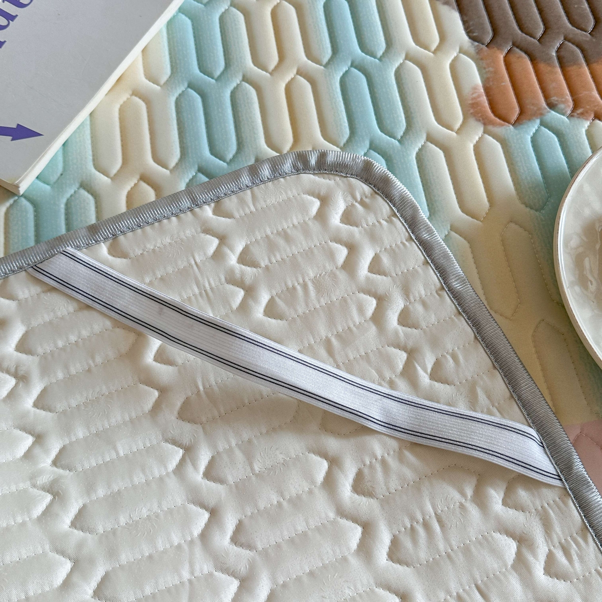 91家纺网 家纺一手货源 找家纺 美乐迪家纺2025新款凉感丝乳胶凉席夏被夏凉被空调被 露丝的腊肠狗