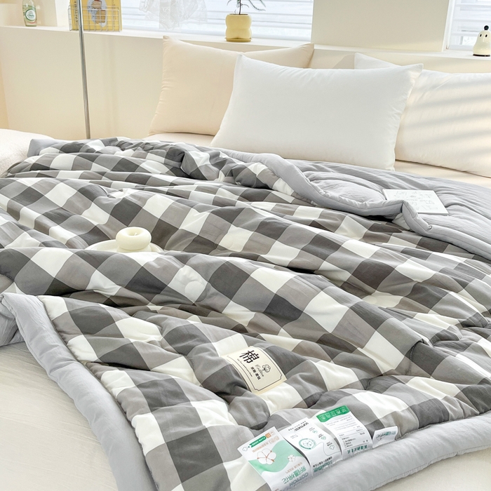 91家纺网 家纺一手货源 找家纺 爱宝被业 2025新款A类无印风针织棉新疆棉花夏被 密语