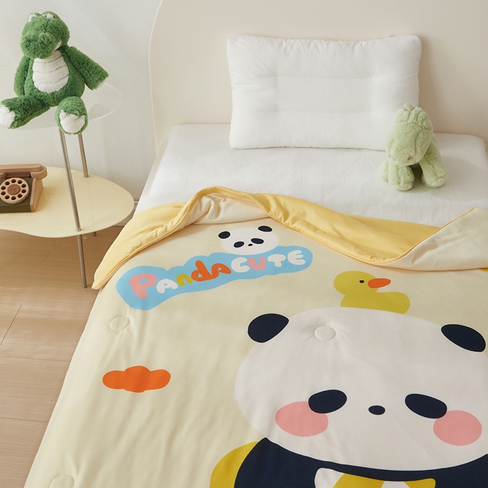 91家纺网 家纺一手货源 找家纺 荷马之梦 2025新款卡通数码印花大版针织棉儿童夏被-绵绵系列 童趣熊