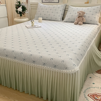 91家纺网 家纺一手货源 找家纺 雅居纺家纺 2025新款加厚三明治底床裙款凉感席 蝴蝶结爱恋-绿