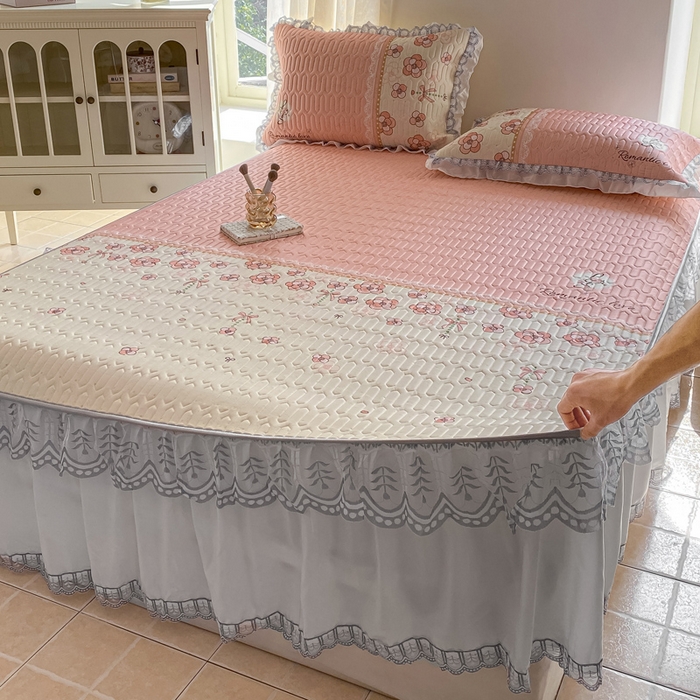 91家纺网 家纺一手货源 找家纺 麋兔 2025新款冰丝床裙乳胶凉席席子 桃花韵