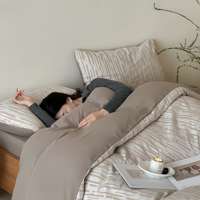 91家纺网 家纺一手货源 找家纺 梦享生活家居 2025新款色织三层提花人字纹面料四件套-斑驳系列 斑驳米咖