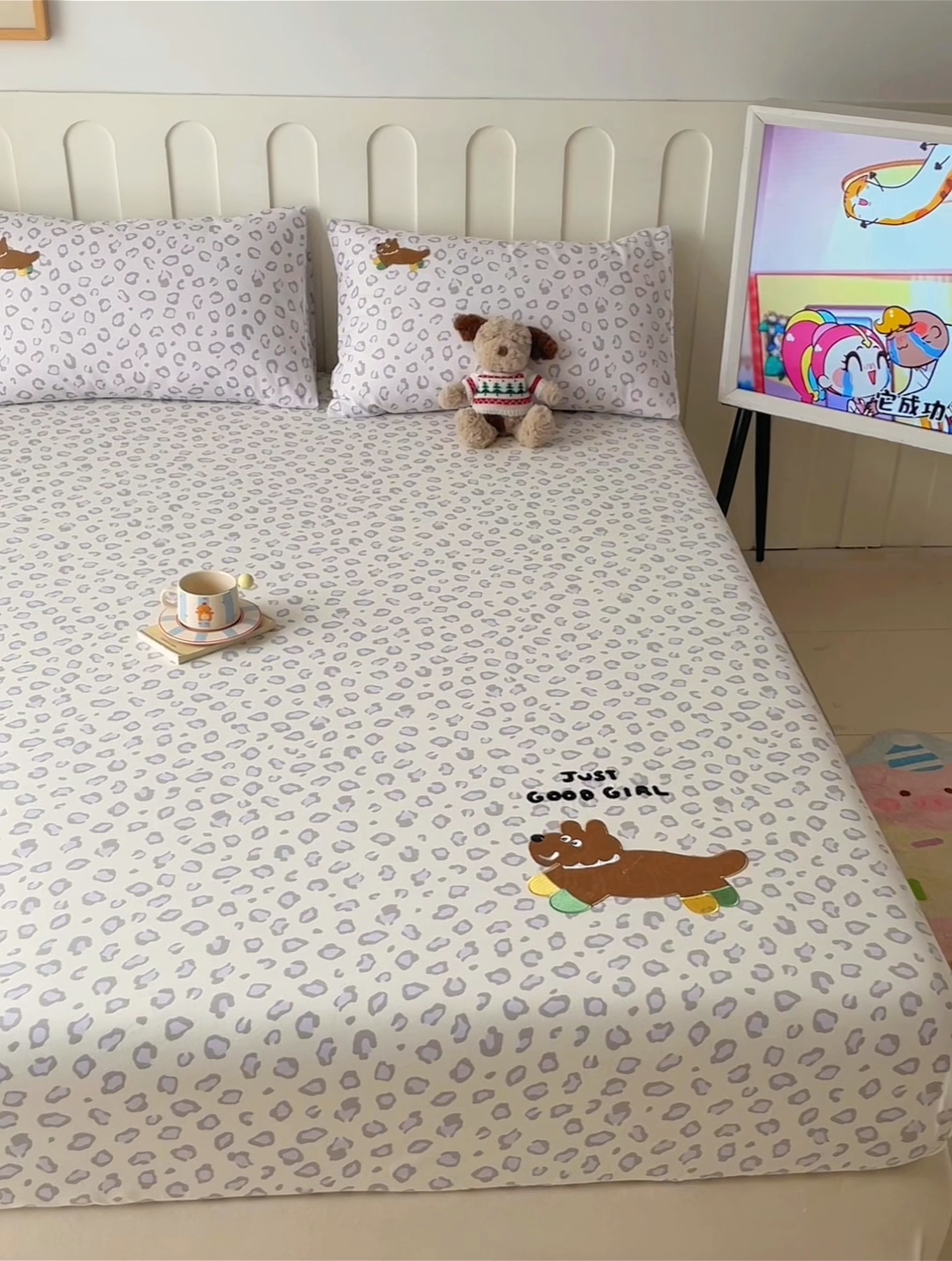 91家纺网 家纺一手货源 找家纺 雅居纺家纺 2025春夏新款全棉纯棉绣花A类老粗布单床笠床笠单件 奔跑小狗