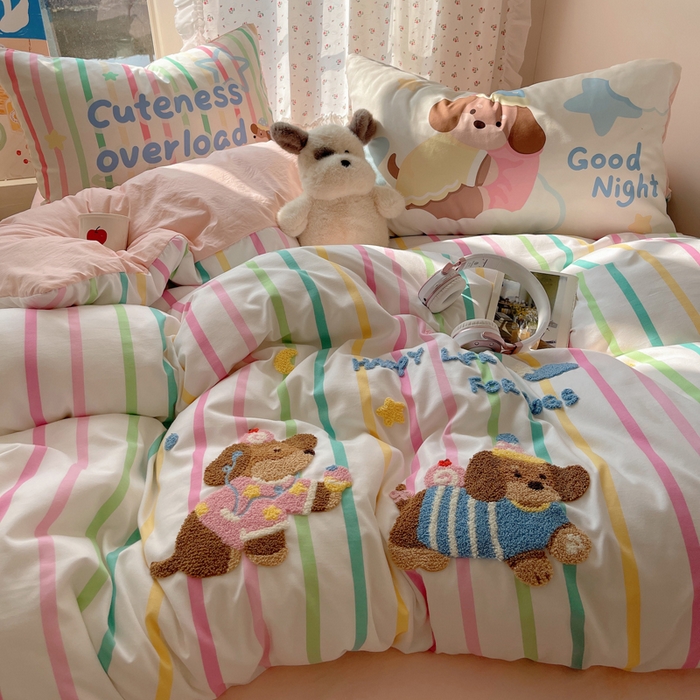 91家纺网 家纺一手货源 找家纺 慕澄家纺 2025新款毛巾绣小清新四件套 彩条狗狗